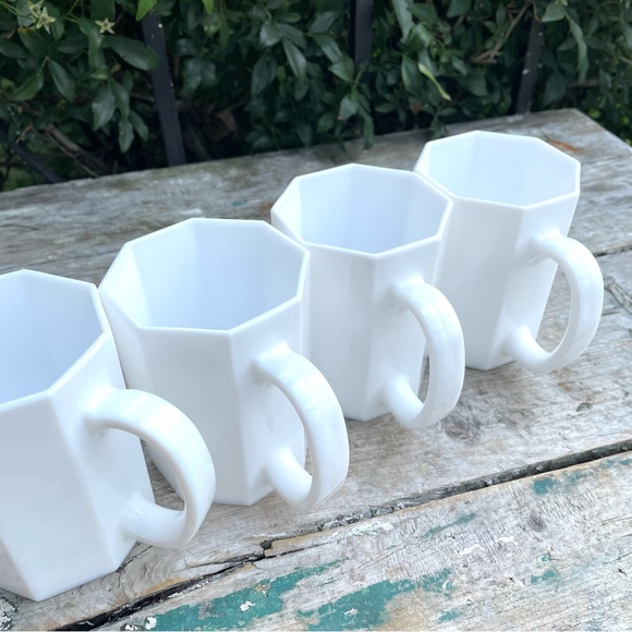 Vintage Arcopal France Octagonal White Milk Glass Mugs Set of 4 - Picture 6 of 8